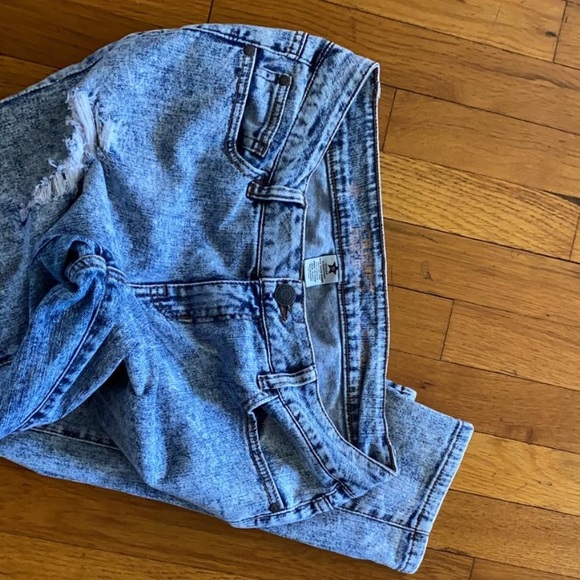 Distressed acid washed denim skinny jeans - Picture 4 of 7